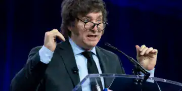 El presidente argentino Javier Milei habla en la Conferencia de Acción Política Conservadora, CPAC 2024, en National Harbor, Oxon Hill, Maryland., el sábado 24 de febrero de 2024. (AP Foto/Jose Luis Magana)