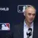 El comisionado de las Grandes Ligas Rob Manfred durante una rueda de prensa tras la reunión de dueños de las Grandes Ligas, el jueves 23 de mayo de 2024, en Nueva York.
(Julia Nikhinson / Associated Press)