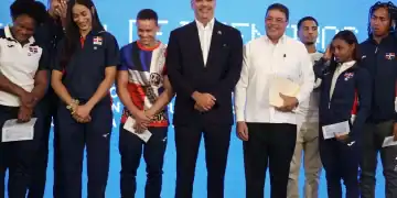 Abinader con Atletas