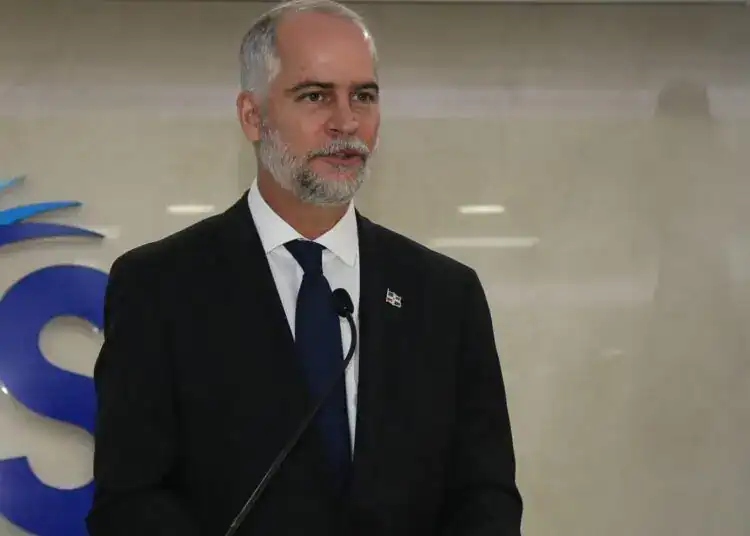 Alejandro-Fernández-W-Superintendente-de-Bancos.