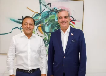 Luis Abinader y Abel Martínez se Reúnen para Fomentar la Unidad Nacional