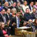 El primer ministro británico Rishi Sunak habla durante el debate del turno de preguntas semanal del primer ministro, en la Cámara de los Comunes en Londres, Inglaterra, el 2 de noviembre de 2023. (Crédito: Jessica Taylor/Parlamento del Reino Unido/Reuters)