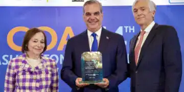 Luis Abinader Recibe Premio Chairman’s Award for Leadership in the Americas