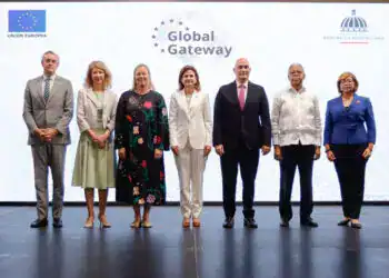 Vicepresidenta Raquel Peña con miembros de la UE (Fuente: Presidencia)