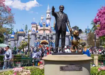 La aprobación de la rezonificación significa que Disneyland en Anaheim, California, está lista para una gran expansión. Crédito: AaronP/Bauer-Griffin/GC Images/Getty Images