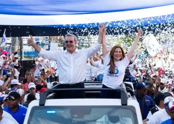 Luis Abinader en Campaña (Fuente: EFE)