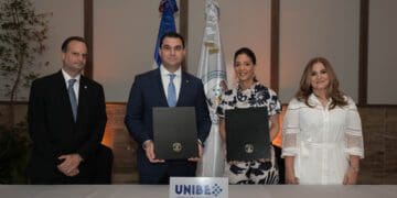 Ejecutivos de Fiduciaria Popular y UNIBE