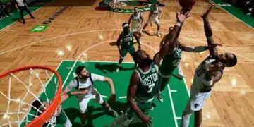 Jaylen Brown, número 7 de los Celtics, fue nombrado MVP de las Finales de la NBA. Anotó 21 puntos el lunes, y promedió 20,8 puntos, 5,4 rebotes y cinco asistencias por partido en la serie. (Crédito: Garrett Ellwood/NBAE/Getty Images)