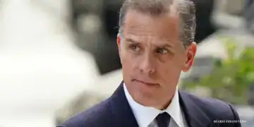 Hunter Biden, hijo del presidente estadounidense Joe Biden, llega al tribunal federal el día inaugural de su juicio por cargos criminales de armas en Wilmington, Delaware, EE.UU., el 3 de junio de 2024. REUTERS/Kevin Lamarque