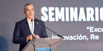 Luis Abinader en Seminario PRM