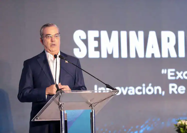 Luis Abinader en Seminario PRM