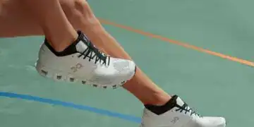 Imagen de tenis On en cancha de tenis