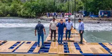 Jean Luis Rodríguez Supervisando Muelles