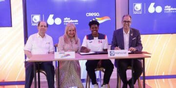 Desde la izquierda, los señores Felipe Vicini, Rosa Hernández de Grullón, Marileidy Paulino y José Mármol.