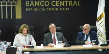 Gobernador Valdez Albizu recibe a la misión del Artículo IV del FMI