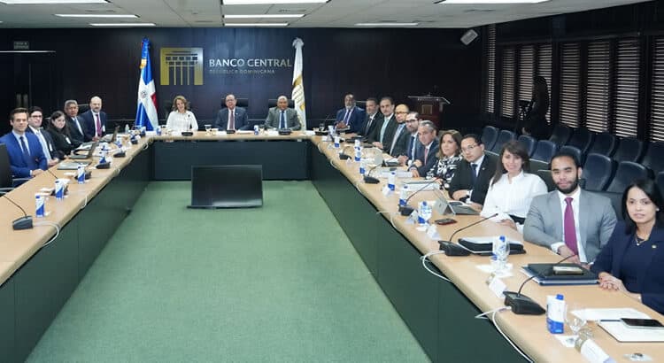 Funcionarios del FMI y BCRD