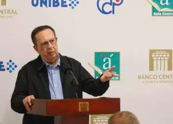 El gobernador del Banco Central, Héctor Valdez