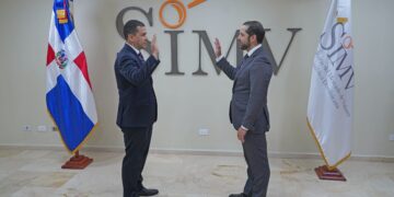 El acto de juramentación se realizó en la Escuela del Mercado de Valores de la Superintendencia,