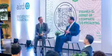 Mario Pujols, vicepresidente ejecutivo de AIRD y Andrés Astacio, Vicepresidente Ejecutivo de las Empresas Distribuidoras.