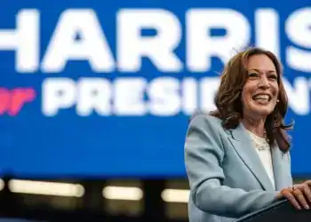 La vicepresidenta Kamala Harris habla en un acto de campaña en Atlanta el 30 de julio de 2024. Crédito: Elijah Nouvelage/AFP/Getty Images