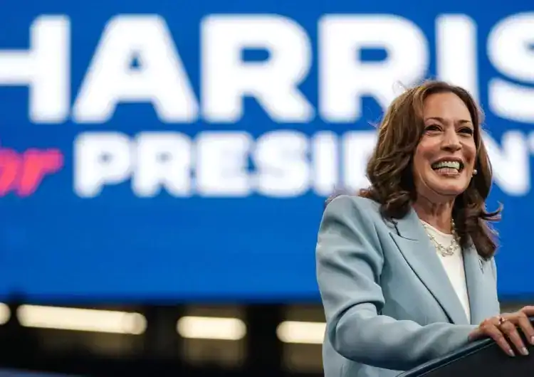 La vicepresidenta Kamala Harris habla en un acto de campaña en Atlanta el 30 de julio de 2024. Crédito: Elijah Nouvelage/AFP/Getty Images
