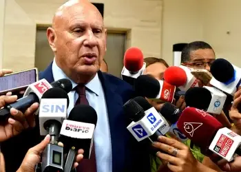 Debate sobre Referéndum para Reforma Constitucional: ¿Una Estrategia Política o Necesidad Legal?