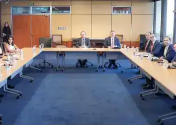 El Banco Central y el Ministerio de Hacienda presentan perspectivas positivas a Standard & Poor's