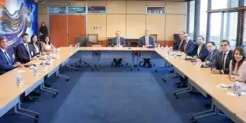 El Banco Central y el Ministerio de Hacienda presentan perspectivas positivas a Standard & Poor's