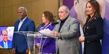PLD  en rueda de prensa advierte que la fusión de instituciones no garantiza ahorro para los dominicanos.