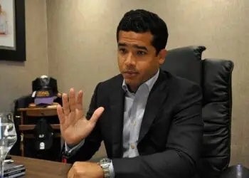 Omar Fernández Introduce Proyectos de Ley para Aliviar la Carga Tributaria de Familias Dominicanas