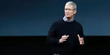 Tim Cook presentando nuevo iPhone