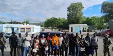 Ejército Dominicano frustra ingreso de 23 extranjeros indocumentados en operativos en Azua y Valverde