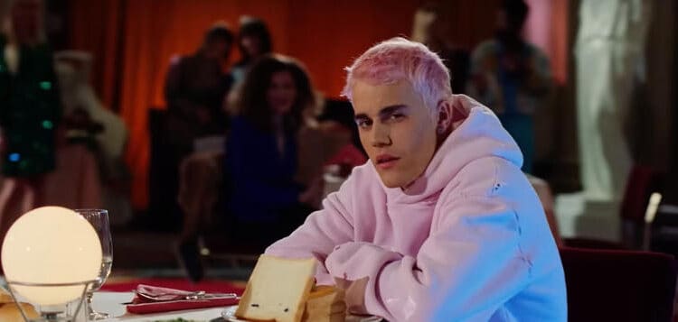 Justin Bieber se pintó el pelo de ese color luciéndolo en su video musical ‘Yummy’