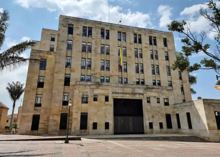 Fachada de la sede del Ministerio de Hacienda, en Bogotá, Colombia 4 de enero, 2024. REUTERS/Luis Jaime Acosta