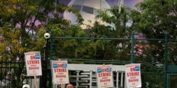Una huelga del sindicato más grande de Boeing está exacerbando los problemas financieros en el fabricante de aviones. FOTO: DAVID RYDER/REUTERS