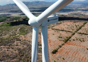 Interenergy instala las turbinas eólicas