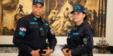 El presidente Luis Abinader presentó este lunes en LA Semanal con la Prensa, la nueva imagen de la Policía Nacional