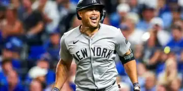 Giancarlo Stanton reaparece y los Yankees se colocan a un triunfo de la Serie de Campeonato de la Liga Americana