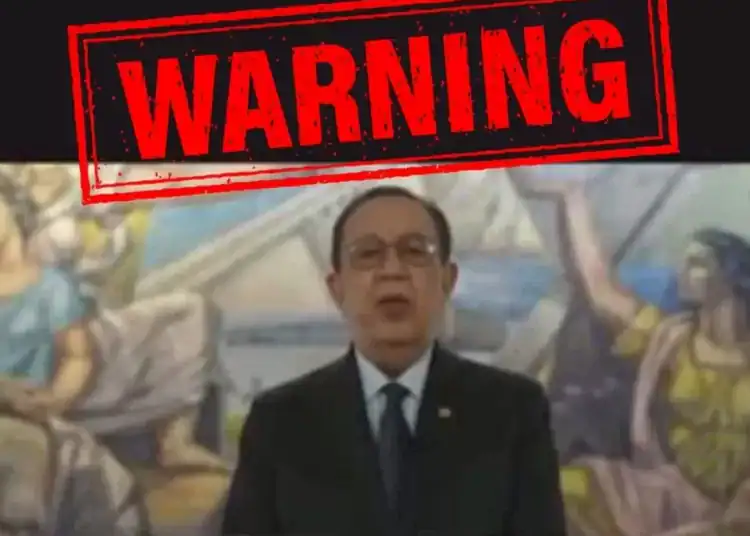 Advertencia con video de estafas digitales