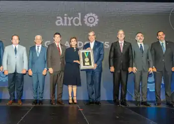 Galardonada al Mérito Industrial, Elena Viyella de Paliza