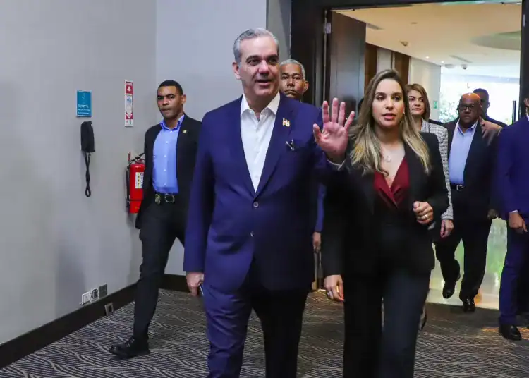 El Pdte. Luis Abinader asistió a la presentación de la plataforma "Construyendo RD" de Acoprovi