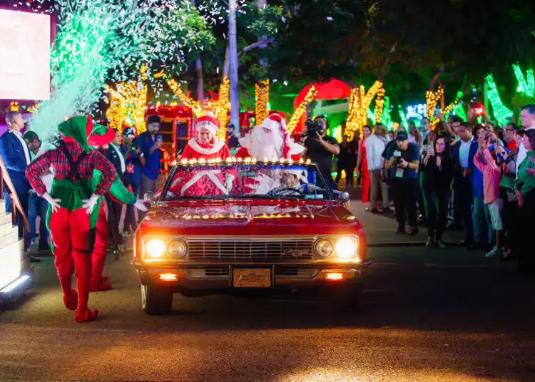 Santa Claus en la Inauguración De la Villa de Navidad 2024