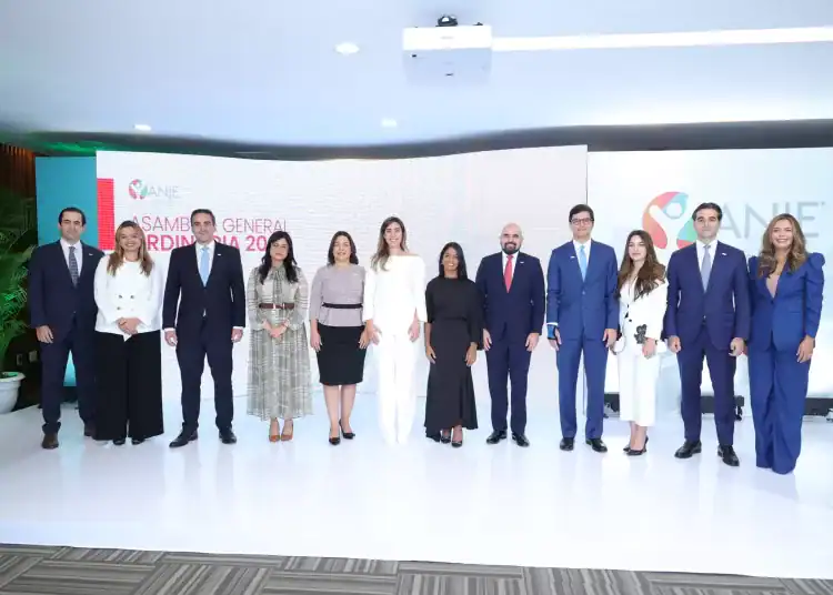 Foto de la La nueva Junta Directiva de ANJE