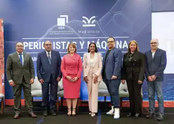 Víctor Bautista, Miguel Franjul, Rosanna Ruiz, Pamela Castillo, Alf Álvarez, Ana Bélgica Güichardo y Chris Corcino