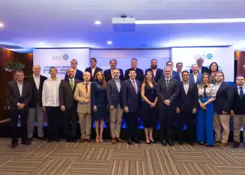 Miembros de la asamblea general de la AIRD