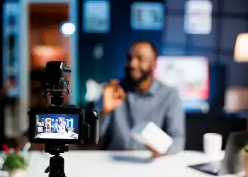 Imagen recreativa de creador de contenido / Shuterstock