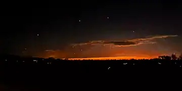 El cielo nocturno cerca de Lebanon, Nueva Jersey, el 5 de diciembre. Grupos de Facebook e hilos de Reddit dedicados a los avistamientos han acumulado miles de mensajes.Trisha Bushey, vía Associated Press