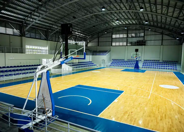 Entre los trabajos de renovación, el Banco Popular Dominicano incluyó la reparación de la casa club.