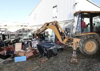 Hacienda destruye Equipos ilegales juegos de azar RD