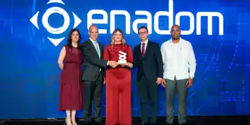 ENADOM avanza en su programa de bonos y es reconocido como líder del mercado de valores